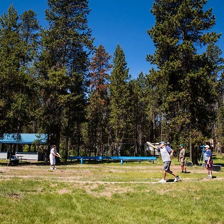 Bend-Sunriver Camping Resort Studio Cabin 6 מראה חיצוני תמונה