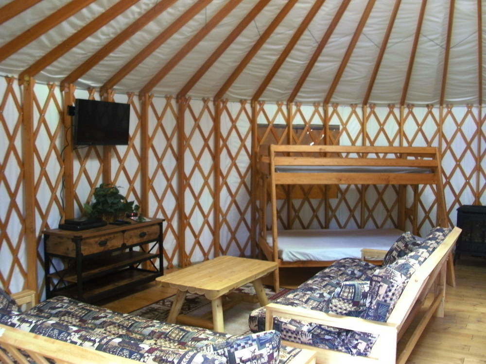 Bend-Sunriver Camping Resort Studio Cabin 6 מראה חיצוני תמונה