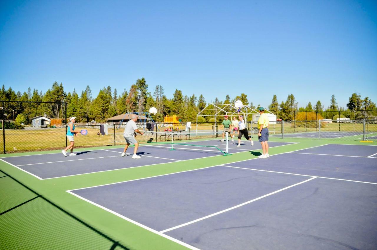 Bend-Sunriver Camping Resort Studio Cabin 6 מראה חיצוני תמונה