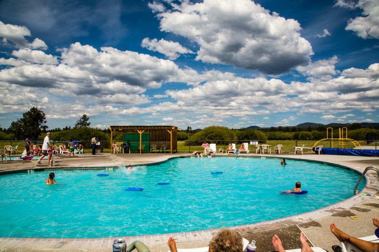 Bend-Sunriver Camping Resort Studio Cabin 6 מראה חיצוני תמונה