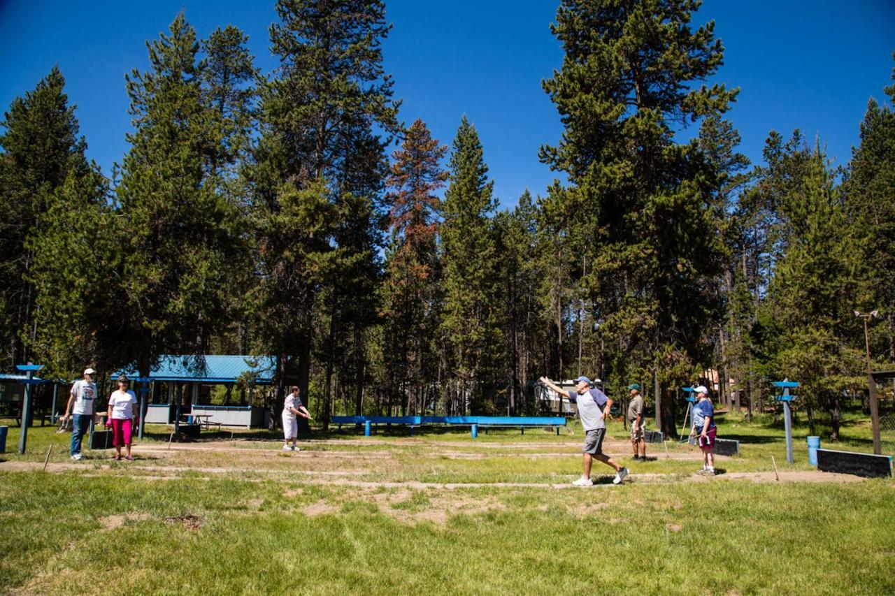 Bend-Sunriver Camping Resort Studio Cabin 6 מראה חיצוני תמונה